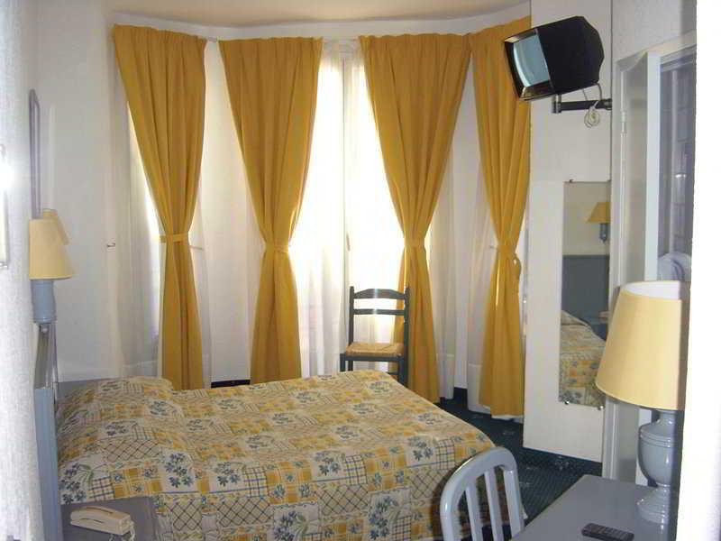 Hotel Les Pins Juan-les-Pins Room photo